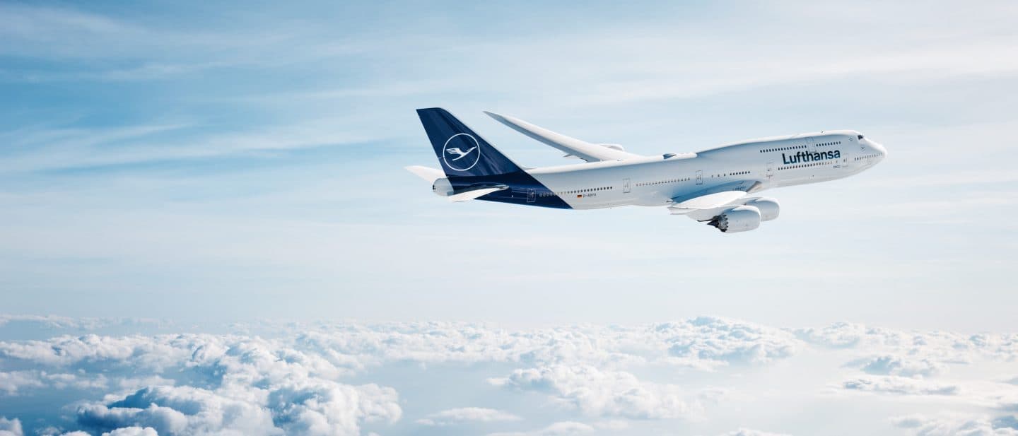 Flugzeug auf dem Weg nach Deutschland